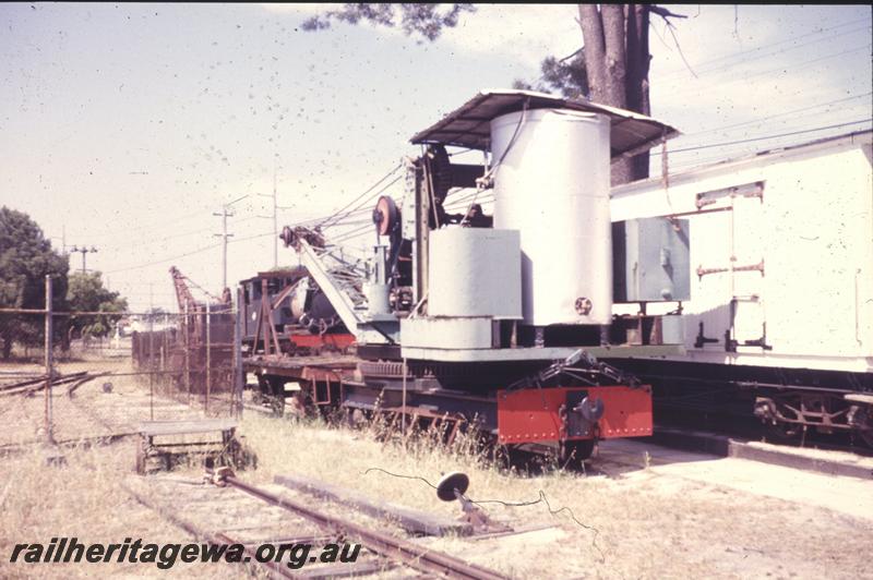 P12789
Steam crane No.3, Rail Transport Museum, side and end view
