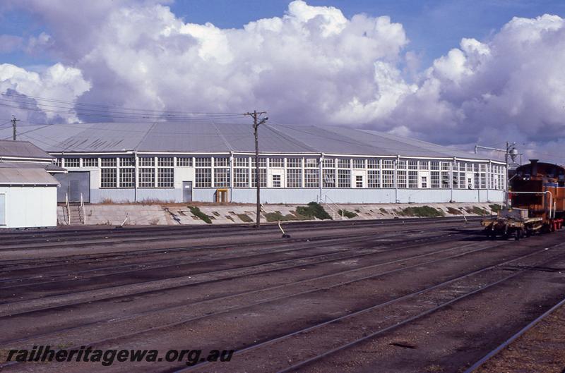 P12796
TA class loco, yard, CBH silo, view from footbridge looking west, Bunbury, SWR line
