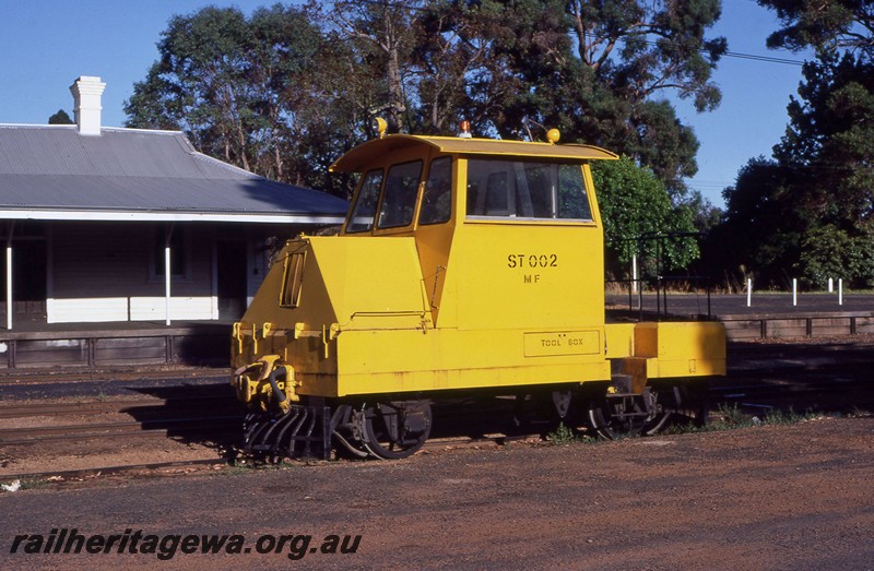 P12810
Shunting tractor, ST2, station, Bridgetown, PP line
