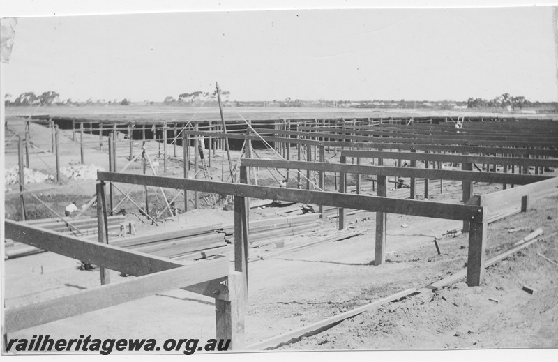 P12818
4 of 11 images of the construction of the railway dam at Kalgoorlie
