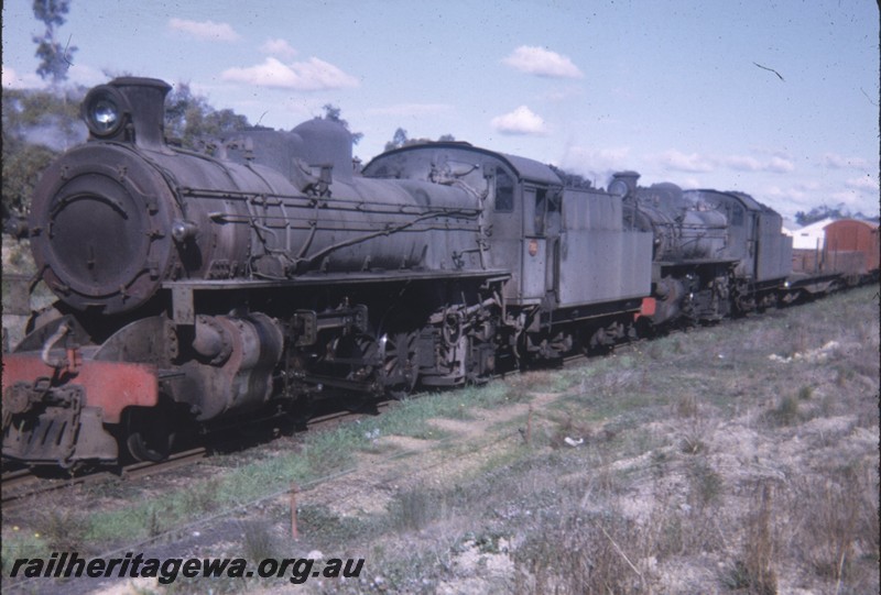 P12832
PM class 702, PM class 708, Kendenup, GSR line, front and side view, goods train
