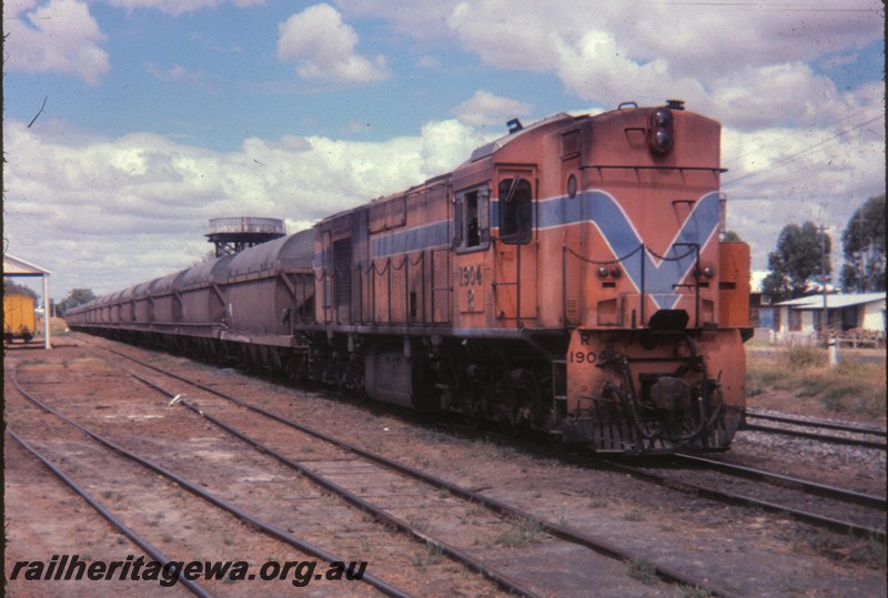 P12847
R class 1904, Yarloop, SWR line, with No.62 goods, side and front view
