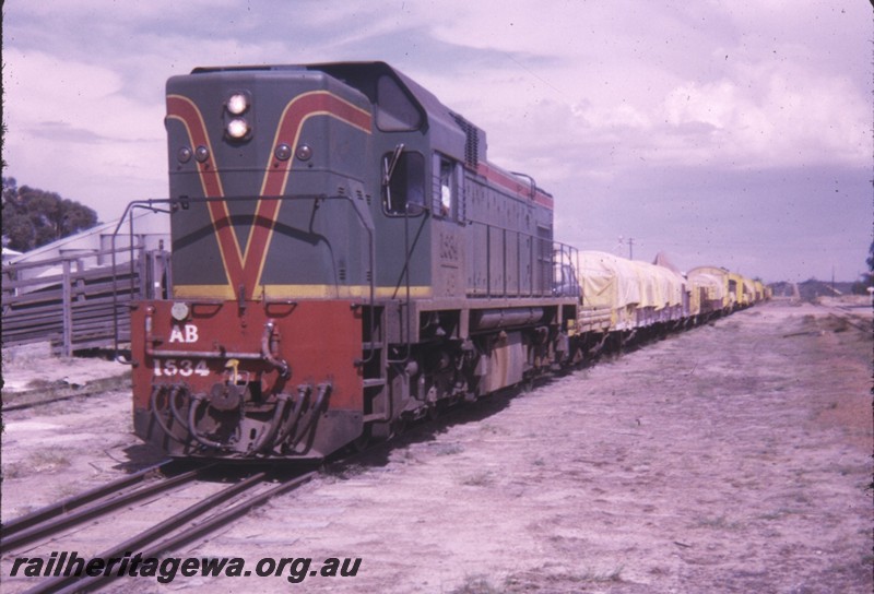 P12854
AB class 1534, Wubin, EM line, front and side view, goods train.
