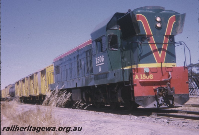 P12855
A class 1506, Kondut, EM line, side and front view, goods train
