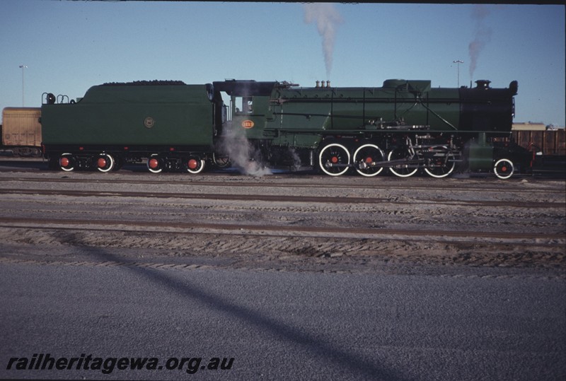 P12875
V class 1213, side view
