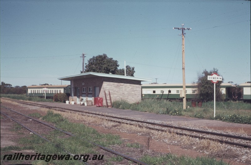 P12990
Station building, nameboard, Dowerin, GM line, trackside and end view.
