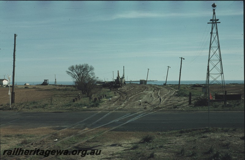 P13027
trackage on the approach to the jetty, Busselton, BB line, view along the line.
