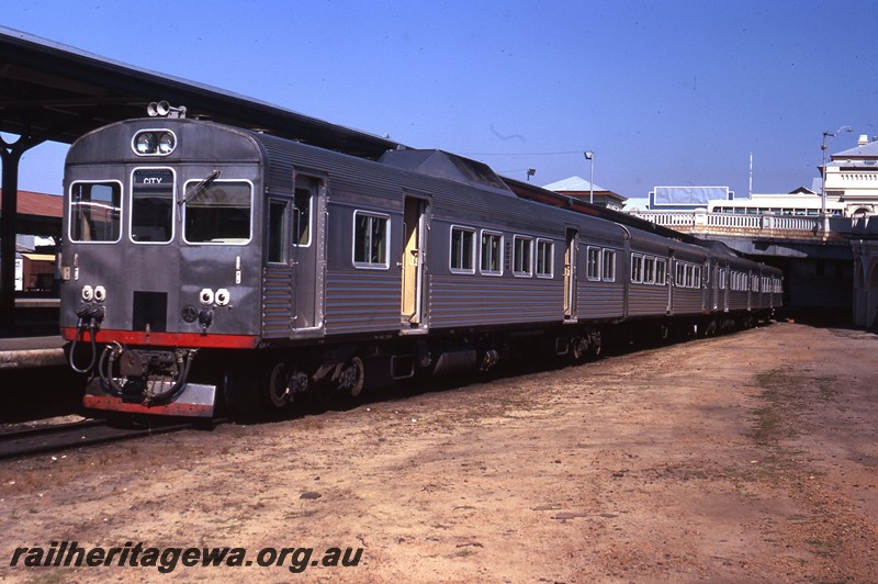 P13089
ADK/ADB class four car railcar set in the Fremantle Dock, Perth Station, front and side view
