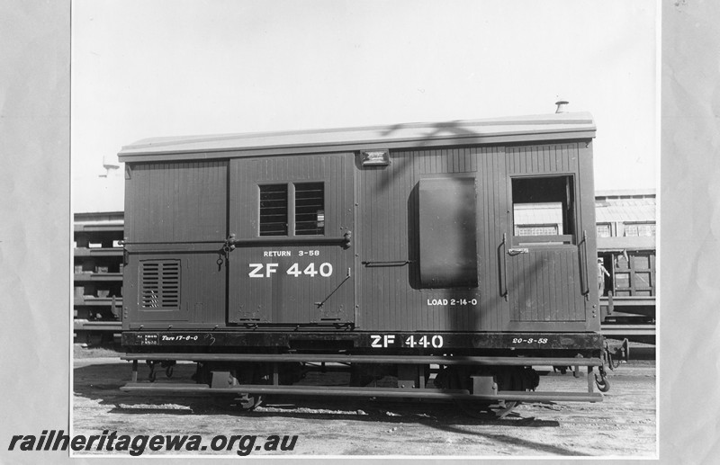 P13094
ZF class 440 four wheel brakevan, green livery Midland Workshops, as new, side view
