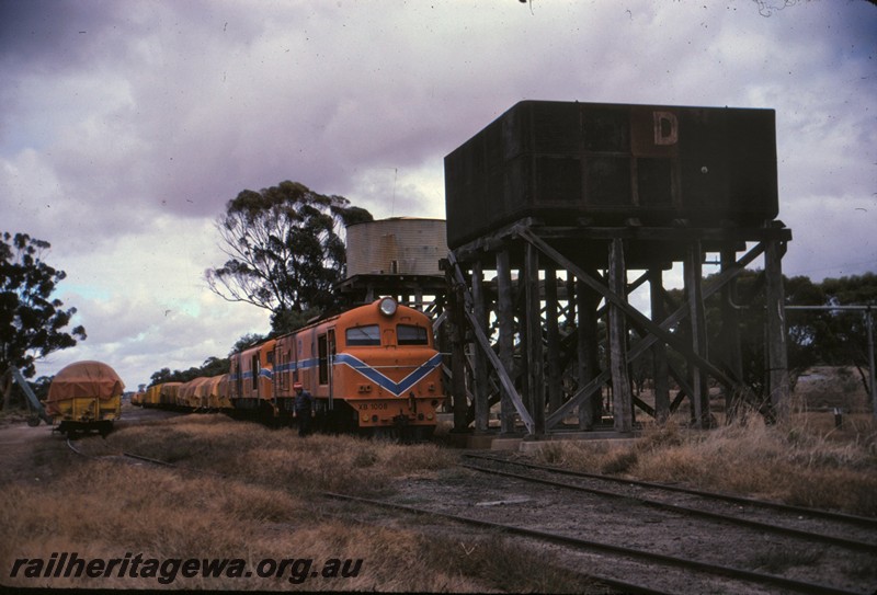 P13172
XB class 1008 double heading with XA class 