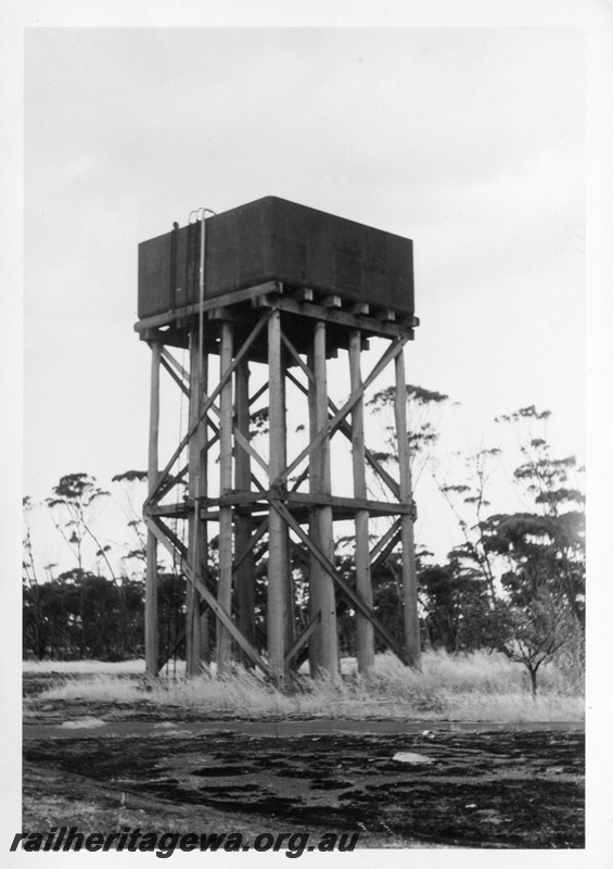 P13237
Water tower, Kondinin, NKM line, 
