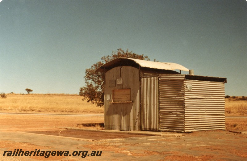 P13247
Weighbridge, CBH, Gabalong, CM line, front and side view.
