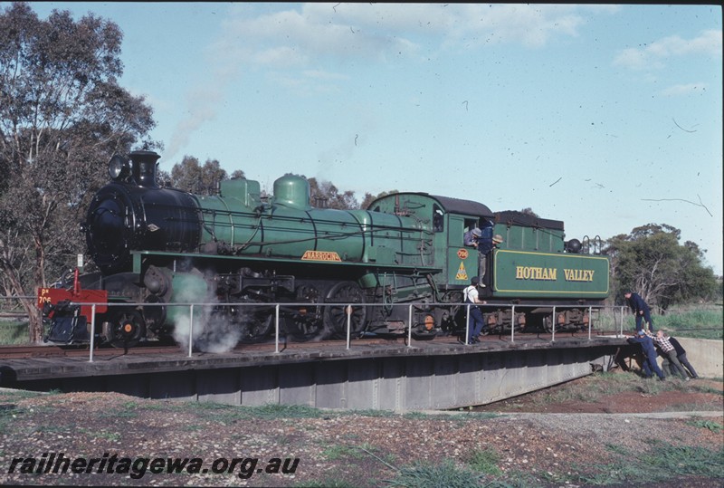 P13268
PM class 706 in Hotham Valley paint scheme, on the turntable, Narrogin, GSR line, being turned.
