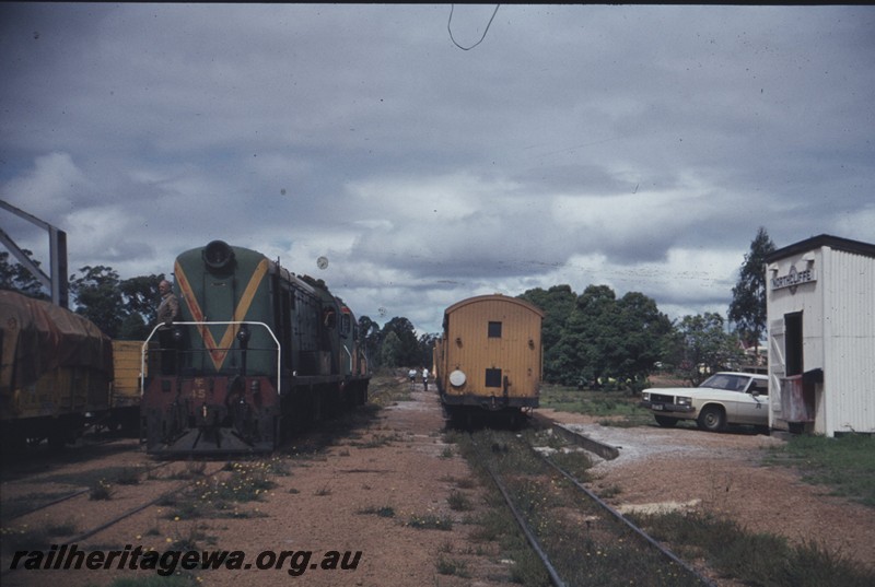 P13275
F class45 double heading with F class 44, Out of Shed, Northcliffe, PP line, shunting the yard.
