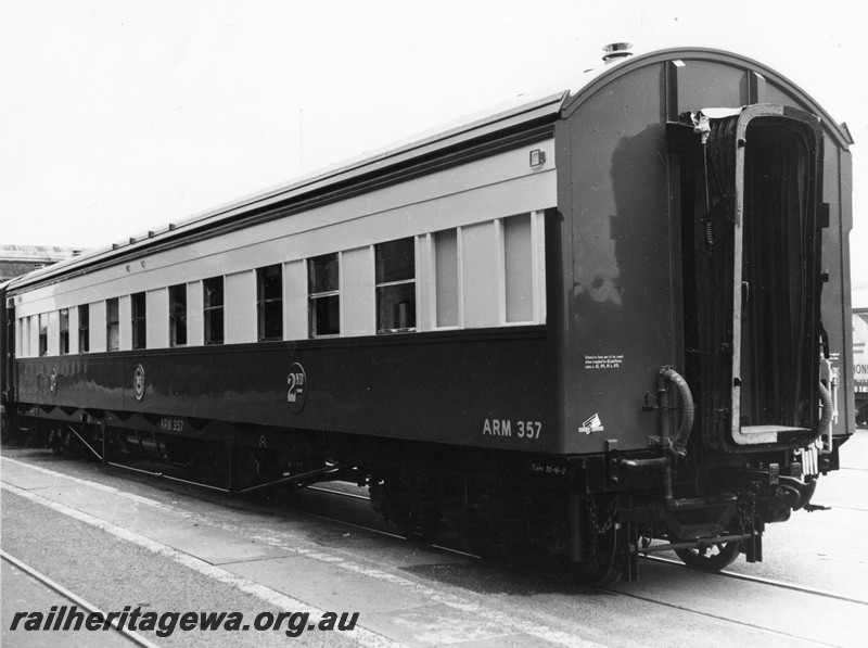 P13315
ARM class 357 carriage, side and end view
