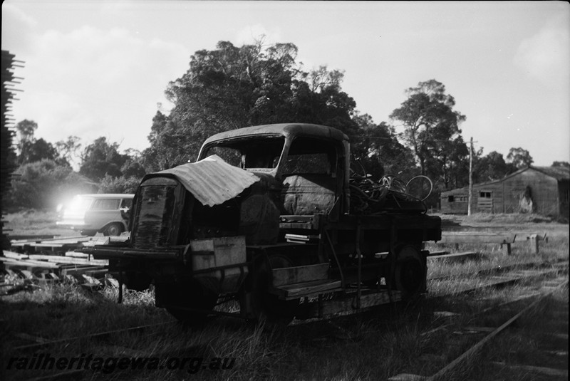 P13329
Adelaide Timber Co. rail mounted truck 