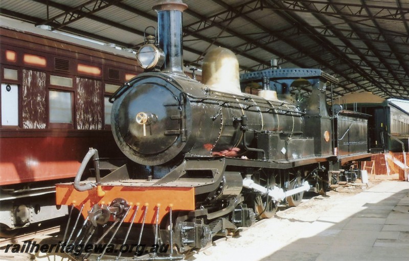 P13330
R class 174, Rail Transport Museum, Bassendean, restored and repainted for a documentary by an Italian company on the story of the rescue of the entrapped miner Varischetti.
