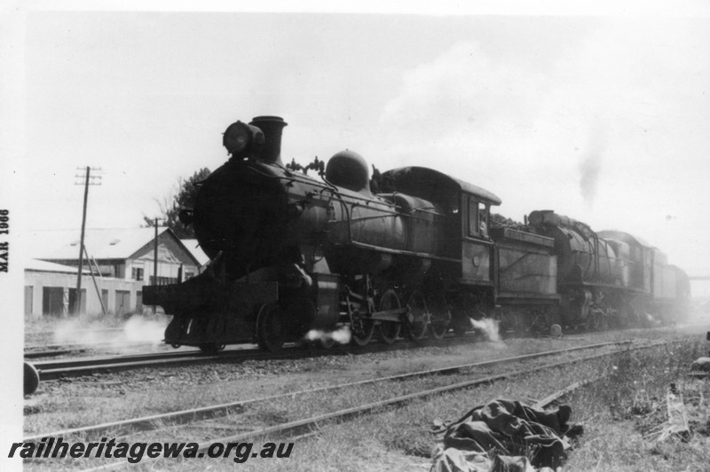 P13334
FS class 449, S class 545 double heading, Collie, BN line, ready to depart on an empty coal train.
