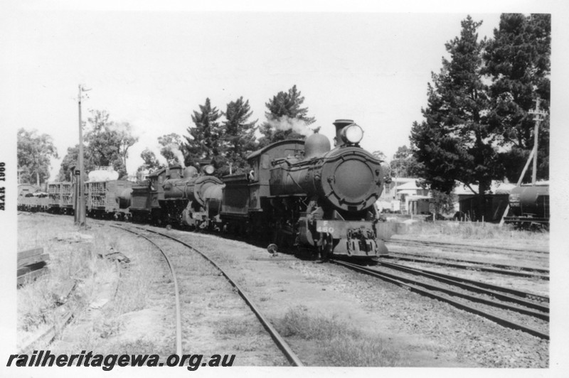 P13336
FS class 460, FS class 459 double heading, entering Collie yard from the east, BN line, goods train.
