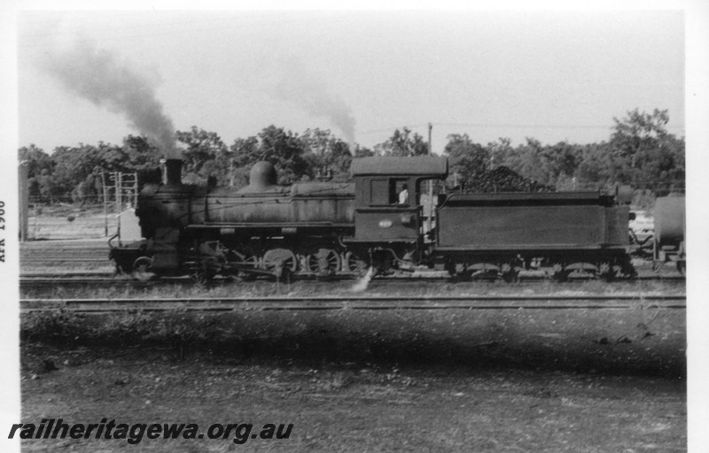 P13338
FS class 449, preparing to depart the Collie loco depot for the yard, BN line, side view.
