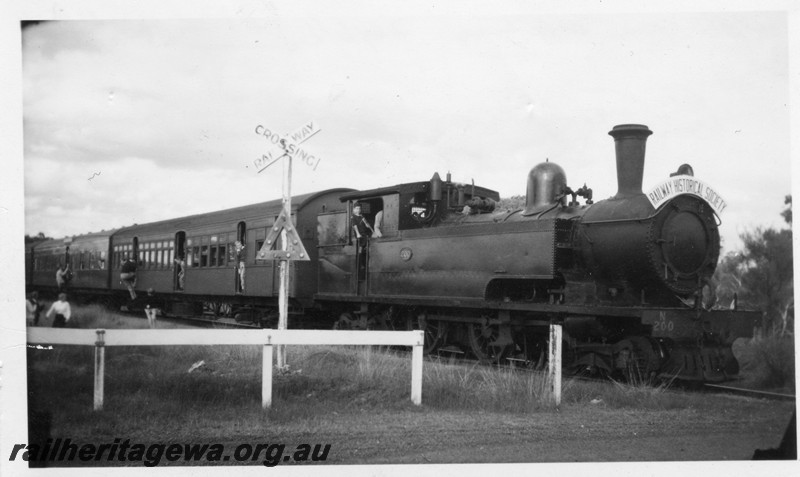 P13345
N class 200, 4-4-4T steam locomotive, stopped at a level crossing for a photo stop five miles from Armadale, SWR line, ARHS tour train
