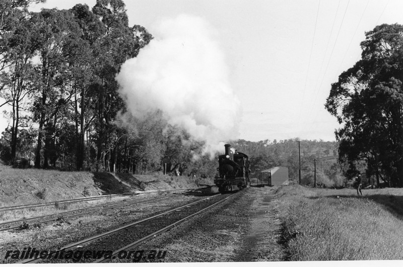 P13482
G class 123 coupled to FS class 491, portable shelter shed, yard, Beela, BN line, tour train entering the yard
