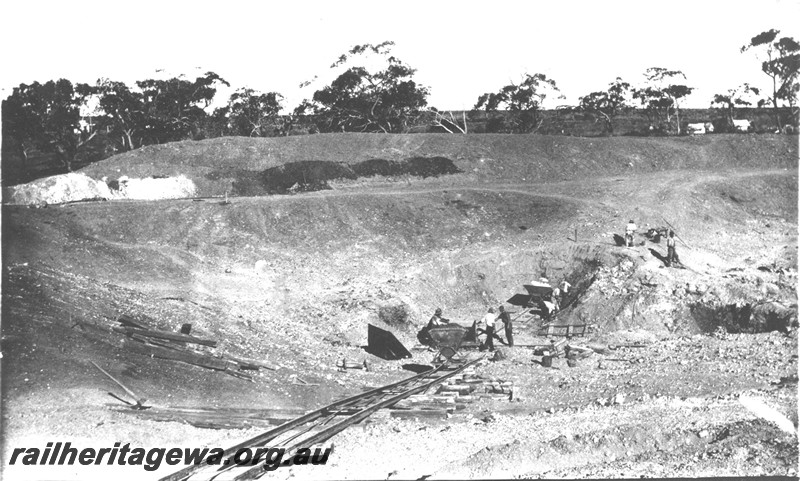 P13499
3 of 3 images of the construction of the railway dam at Canna, EM line

