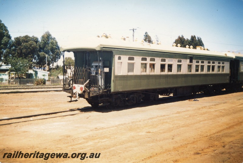 P13541
AL class 4, Lake Grace, WLG line, end and side view
