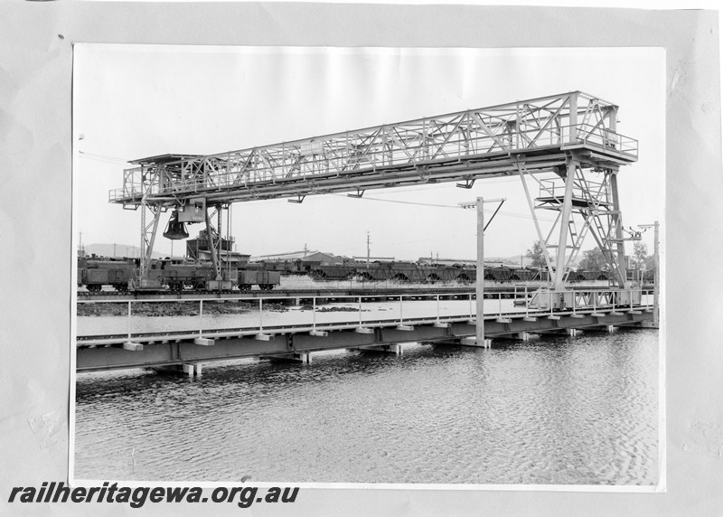 P13609
Gantry crane over 