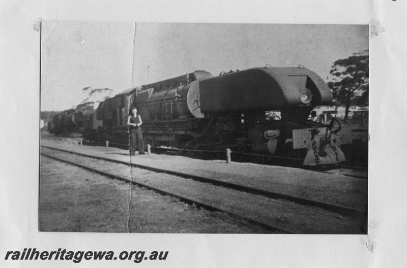 P13633
ASG class Garratt, with full length cowling, side and front view.
