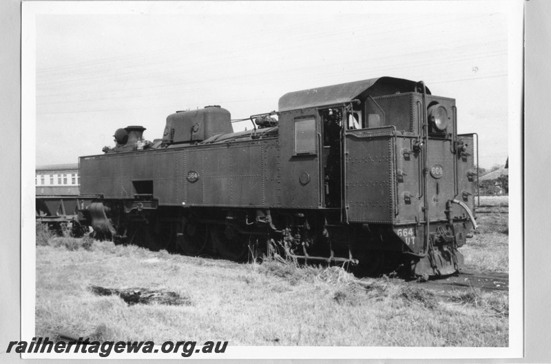 P13635
UT class 664, side and end view
