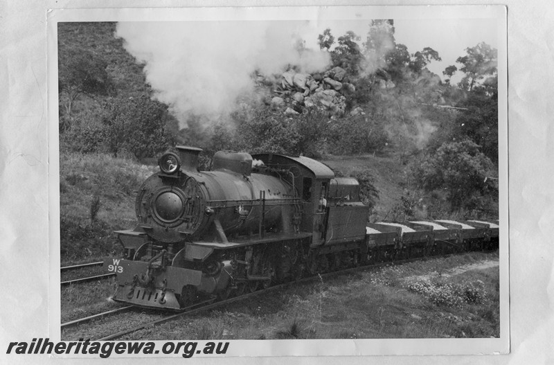 P13639
W class 913, approaching Swan View, ER line, ballast train
