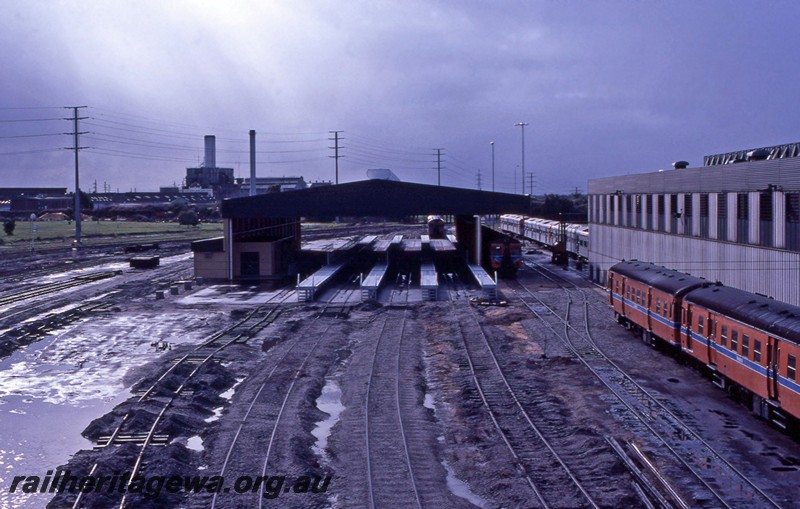 P13682
Carriage shed, Claisebrook, construction of new structure.
