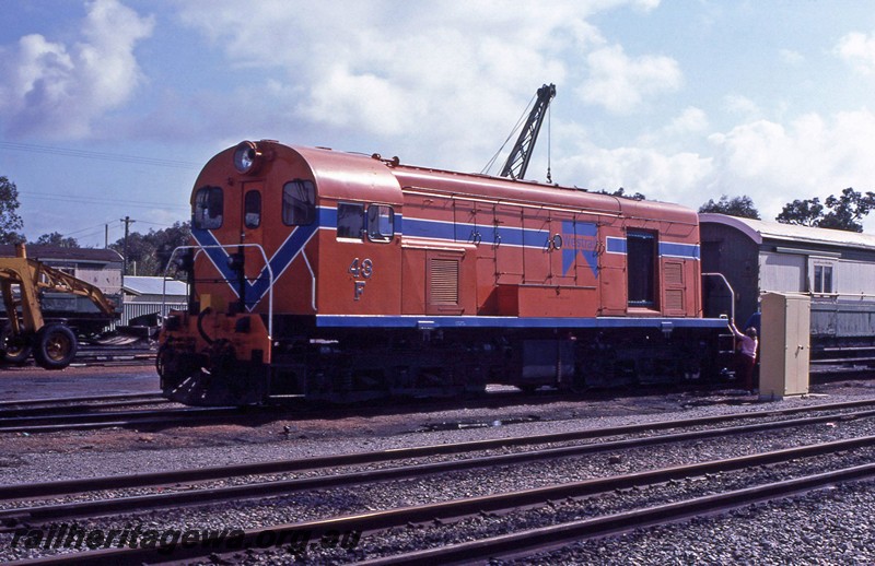 P13685
F class 43, Pinjarra, SWR line, cab end and side view, Westrail livery.
