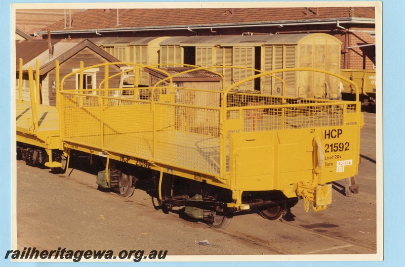 P13742
HCP class 21592, yellow livery, side and end view.
