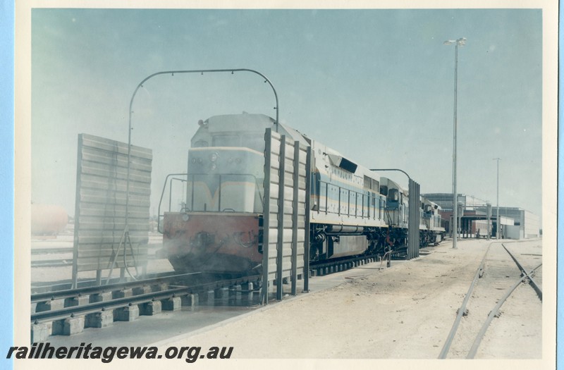 P13750
L class 267 going through the washing plant, Forrestfield Yard, front and side view.
