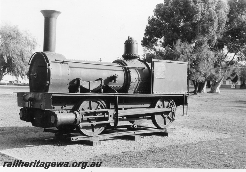 P13757
Loco Ballaarat, Busselton, front and side view, on display.
