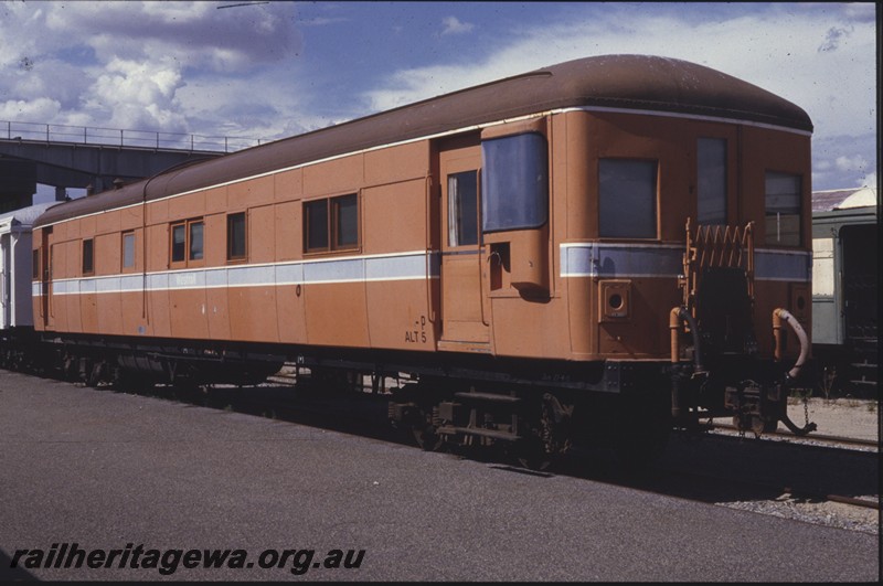 P13782
ALT class 5, ex steam railcar ASA class 445, in Westrail livery, Forrestfield, side and end view.
