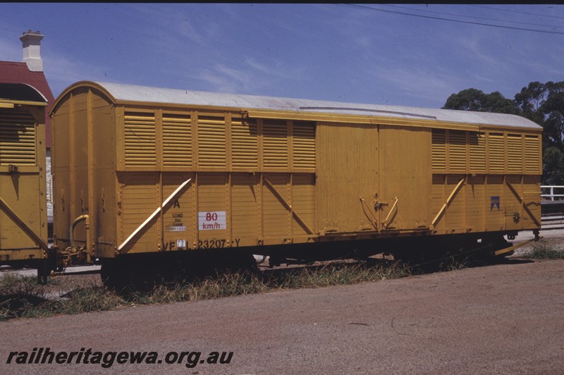 P13804
VF class 23207-Y bogie van, York, GSR line, end and side view.
