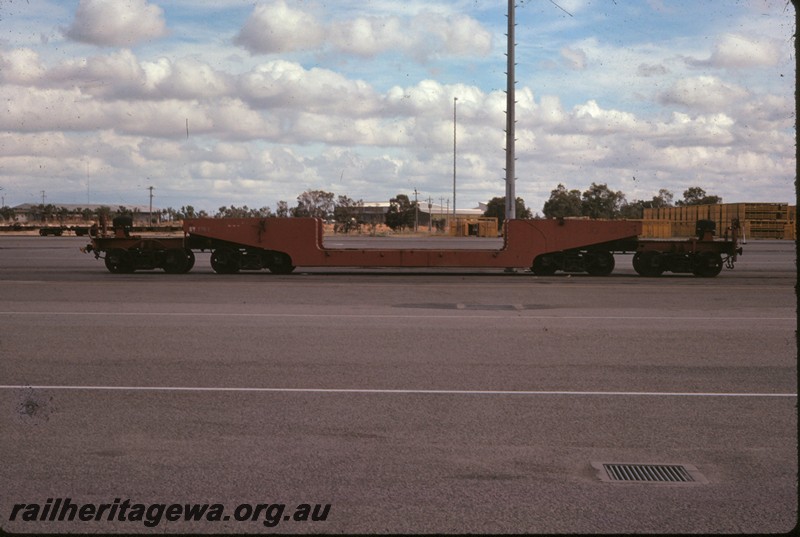 P13808
QY class 2300 trolley wagon, Kewdale, side view.
