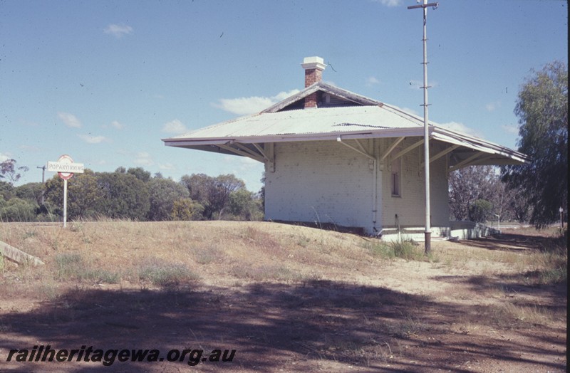 P13824
Station building (Traffic Office), Popanyinning, GSR line, end and streetside view..
