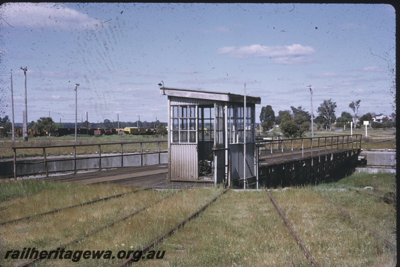 P13826
Turntable, Collie, BN line, view of the cabin
