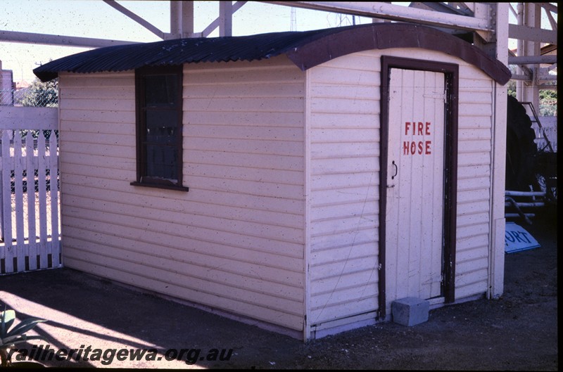 P13836
Shed on the platform, Merredin, EGR line, 