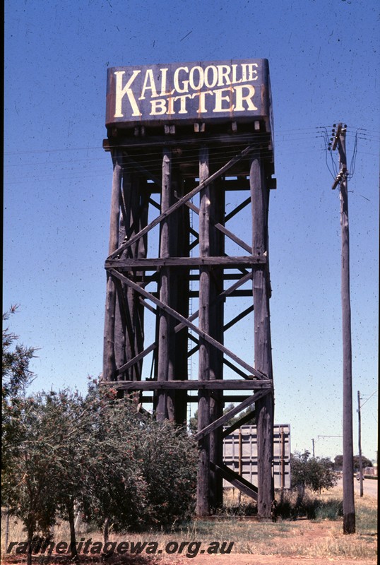 P13840
Water tower, Merredin, EGR line, side view, 