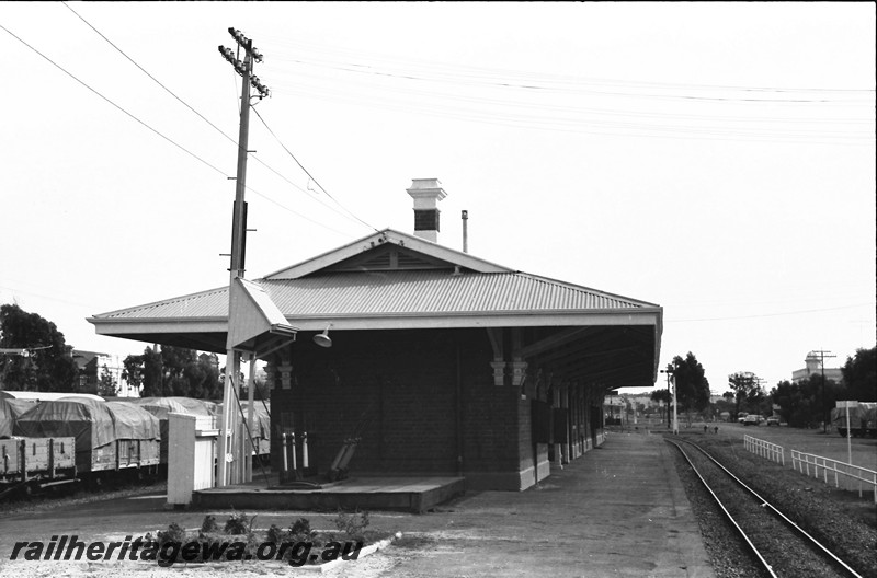 P13869
Station building, lever frame, Wagin, GSR line, end view
