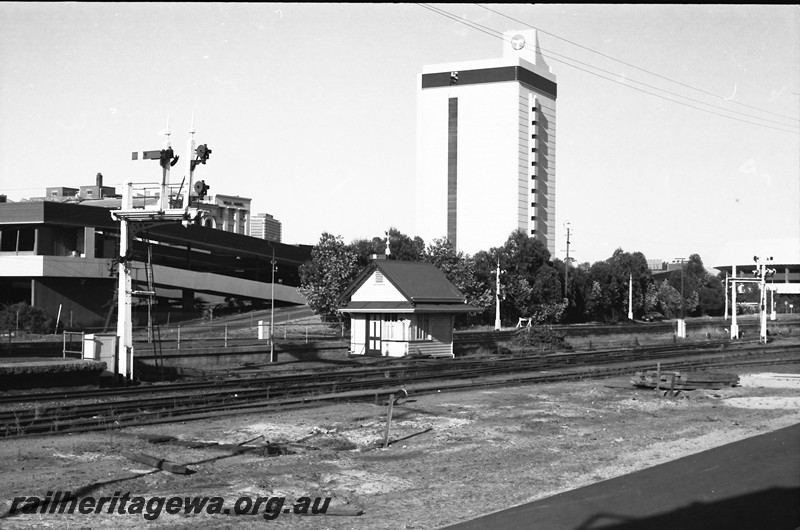 P13893
Signal box used as the 