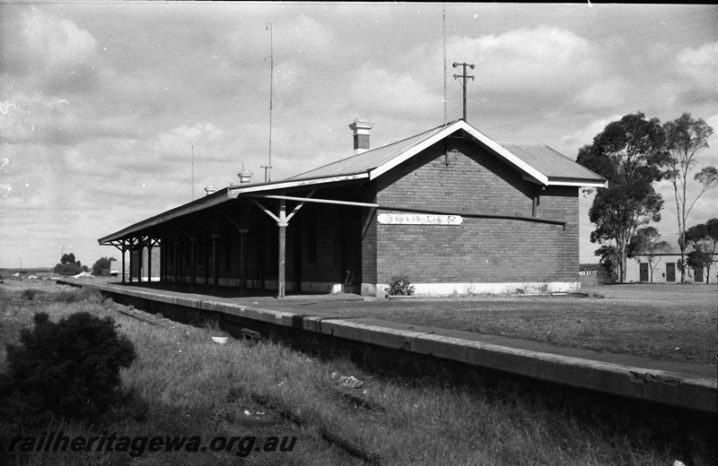 P13957
Station building, Boulder, B line, trackside and end view.
