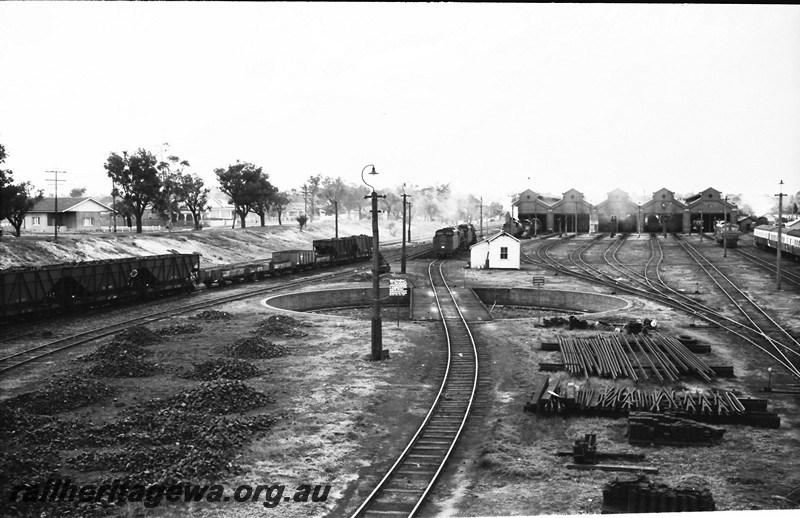 P13977
8 of 17 images of locos, trains and buildings at the East Perth Loco Depot, turntable with the loco sheds in the background, view from the Summer Street Bridge
