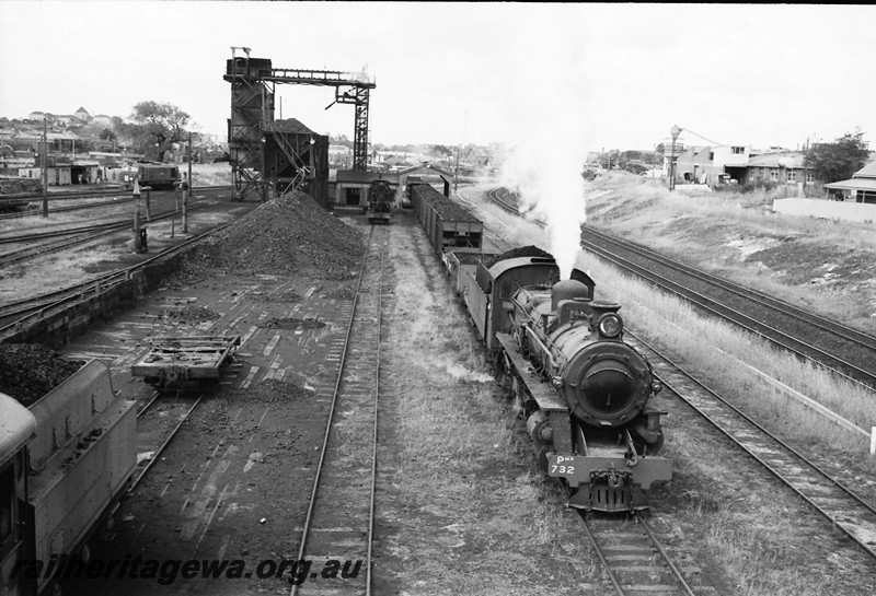 P13984
15 of 17 images of locos, trains and buildings at the East Perth Loco Depot, PMR class 732 shunting XA class coal hoppers into the unloading shed
