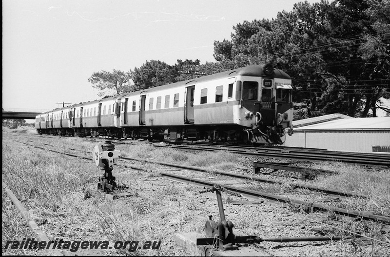 P14005
ADG class on a four car railcar set, point indicator attached to a point locking mechanism, Subiaco, ER line
